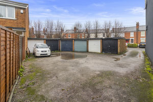 Garage - click for photo gallery